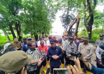 Kunjungi TPA Cahaya Kencana, Menteri Lingkungan Hidup Beri Arahan untuk Perbaikan
