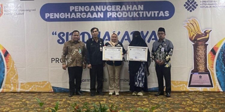 Pemprov Kalsel Berikan Penghargaan Siddhakarya Kepada Perusahaan
