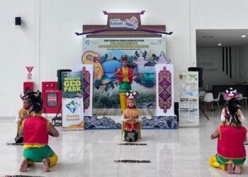Tanah Bumbu Promosikan Wisata Kalsel di TIC Bandara Syamsuddin Noor