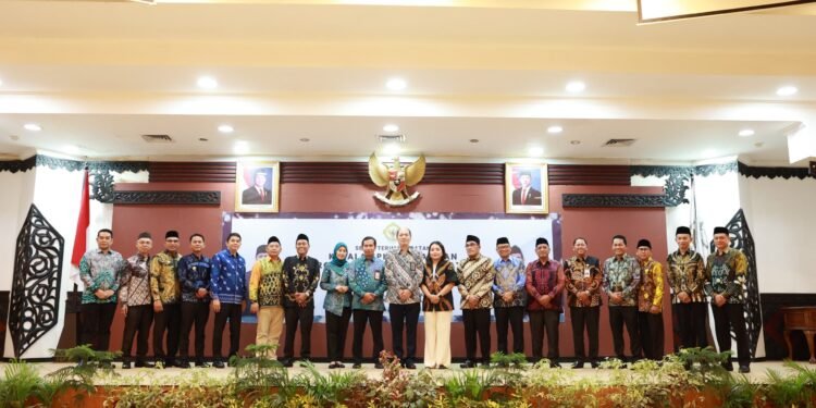 Bupati Tanah Bumbu, Bang Arul, Hadiri Sertijab Kepala BPK Perwakilan Kalsel