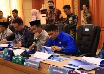 Hadiri RUPS Bank Kalsel, Bupati Tanah Bumbu Andi Rudi Latif: Dividen Untuk Pembangunan SDM dan Ekonomi Daerah