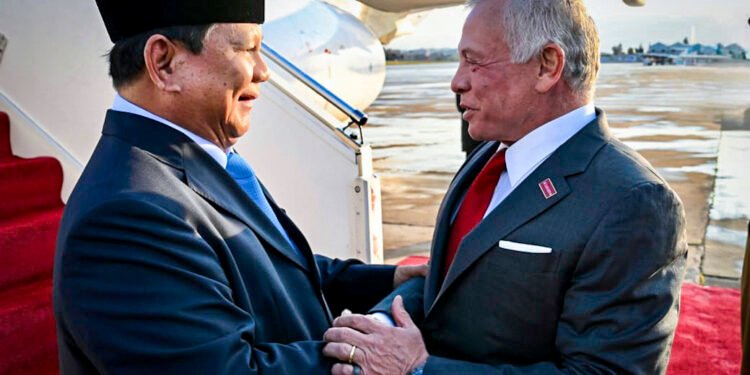 Sambutan Hangat dan Penghormatan Tinggi, Presiden Prabowo Disambut Langsung Raja Abdullah II di Amman