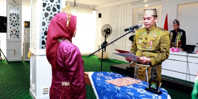 Momen Istimewa Hari Jadi ke-22 Tanbu, Bupati Bang Arul Lantik Yulian Herawati sebagai Pj Sekda