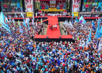 Presiden Prabowo Hadiri Peringatan Hari Buruh Internasional di Monas
