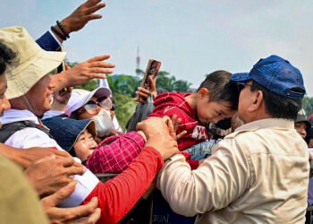 Dari Aspirasi hingga Hadiah Topi, Cerita Buruh tentang Perhatian Presiden Prabowo