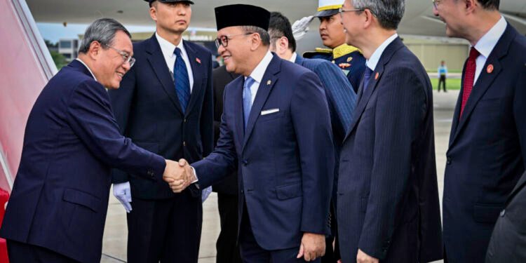 Premier Li Qiang Tiba di Tanah Air, Pemerintah Siap Perkuat Hubungan Ekonomi Indonesia-Tiongkok
