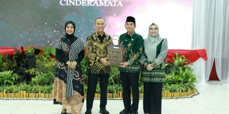 Bupati Andi Rudi Latif Hadiri Pisah Sambut Dandim 1022/Tnb: Wujud Sinergi TNI dan Pemerintah Daerah