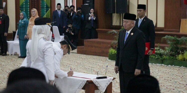 Gubernur Kalsel Lantik Wali Kota dan Wakil Wali Kota Banjarbaru Masa Jabatan 2025–2030