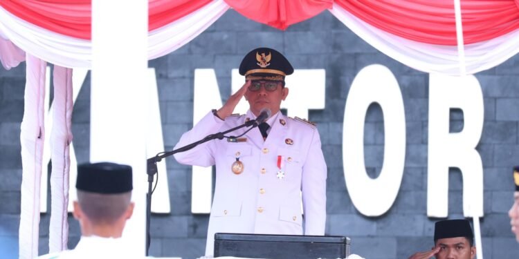 HUT RI Ke-80, Upacara Penurunan Bendera di Tanah Bumbu Berlangsung Khidmat dan Tertib
