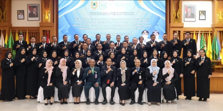 Pemkab Tanah Bumbu Tutup Pelatihan Kepemimpinan Pengawas Angkatan III, ASN Didorong Jadi Agen Perubahan