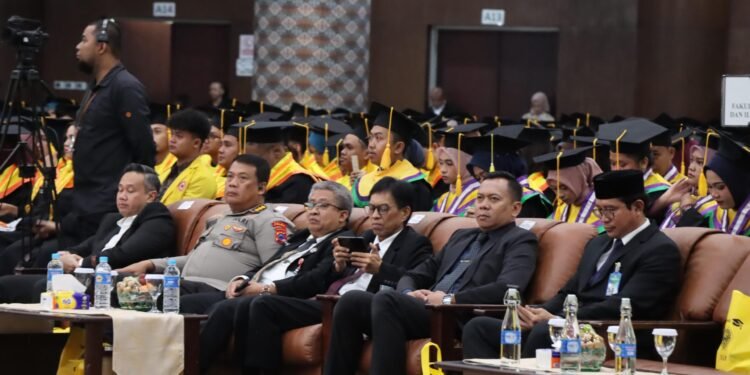 Wisuda Ke-125, ULM Luluskan 1.300 Wisudawan dari Berbagai Jenjang Pendidikan