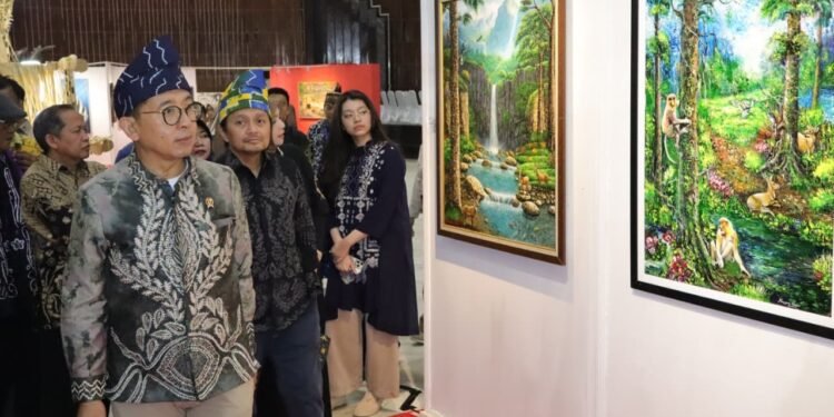 Menbud Apresiasi Pameran Seni Rupa Langkar, Tampilkan Karya 95 Perupa se-Indonesia