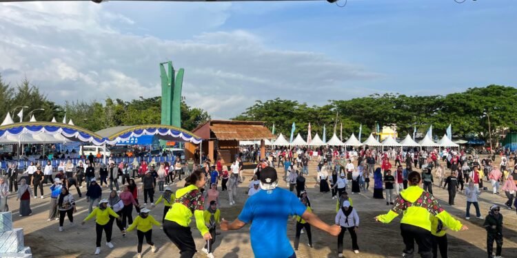 Senam Pagi Awali Aksi Sinergitas Merah Putih di Kusan Hilir