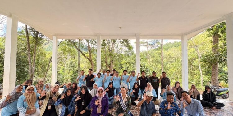 Dispar Kalsel Gelar Bimtek Pengelolaan Destinasi Wisata Geopark Meratus di Desa Tiwingan Lama