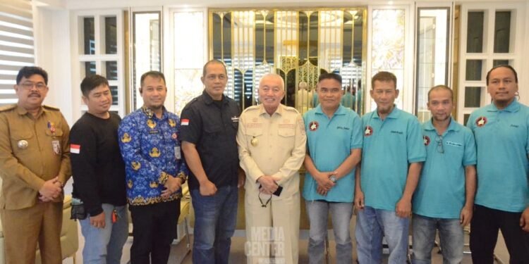 Gubernur Kalsel Terima Audiensi dari DOKB, Soroti Praktik Aplikator Transportasi Online Rugikan Pengemudi