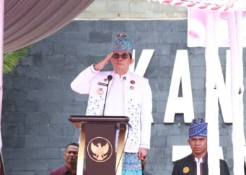 Bupati Tanah Bumbu Kenakan Baju Adat Banjar, Upacara Hari Sumpah Pemuda Ke-97 Penuh Warna dan Semangat Persatuan