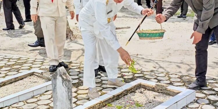 Pemprov Kalsel Peringati Hari Pahlawan, Kunjungi Taman Makan Pahlawan Bumi Kencana