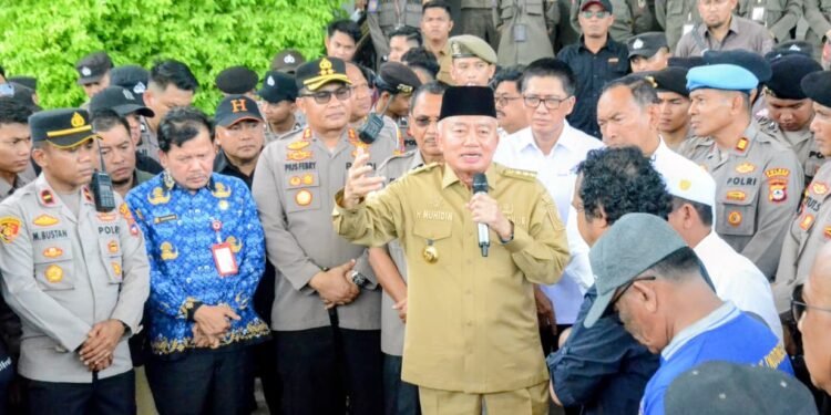 Terima Aksi Damai Masyarakat Sakutu, Gubernur Kalsel Tegaskan Penempatan Dana Pemprov di Bank Kalsel Sesuai Ketentuan