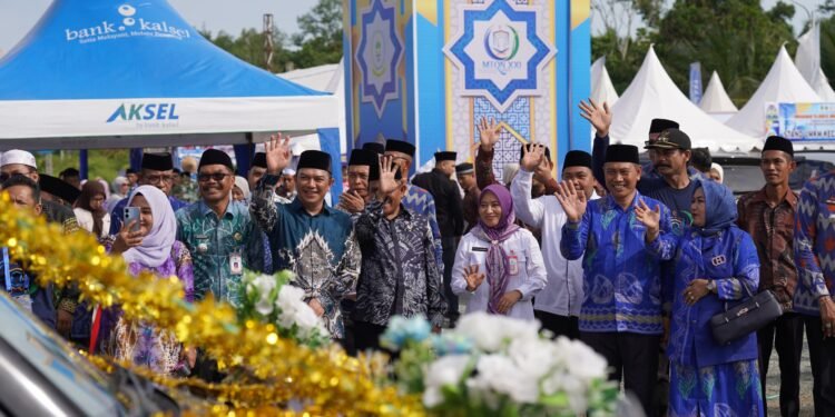 Pawai Ta’aruf Mobil Hias Semarakkan MTQN ke-21 Tanah Bumbu