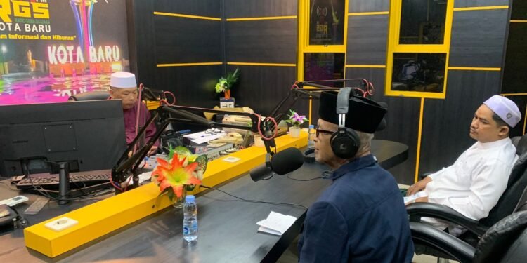 Kemenag Kotabaru Gandeng Kominfo Melalui Siraman Rohani Islam di LPPL Radio Gema Saijaan