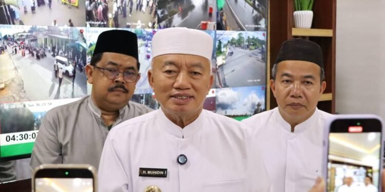 Lihat Kondisi Lalu Lintas dan Aktivitas Masyarakat, Gubernur Kalsel Pantau CCTV di Posko V
