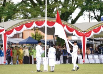 Paskibraka Tanah Bumbu Sukses Kibarkan Merah Putih di Peringatan Hari Pahlawan 7 Februari ke-80