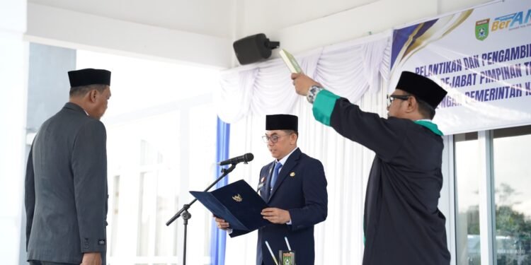 Bupati Andi Rudi Latif Lantik Kepala Dinas Perikanan Tanah Bumbu, Sektor Perikanan Diharapkan Jadi Penggerak Ekonomi Pesisir