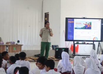 Image default