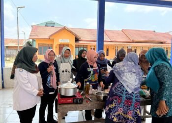 Sekolah Pangan Tanah Bumbu, Bupati Andi Rudi Latif Dorong Inovasi Olahan Ikan untuk Ekonomi Keluarga dan Pencegahan Stunting