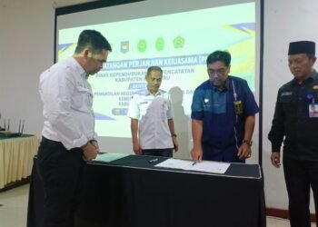 Pemerintah Kabupaten Kotabaru Perkuat Integrasi Layanan Publik, Disdukcapil Gelar Penandatanganan PKS Bersama Pengadilan Negeri, Pengadilan Agama, dan Kementerian Agama