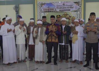 Pemkab Kotabaru menghadiri Peresmian Masjid Jami Al Hilal Tanjung Batu, Harapkan Jadi Pusat Pembinaan Umat