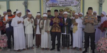 Pemkab Kotabaru menghadiri Peresmian Masjid Jami Al Hilal Tanjung Batu, Harapkan Jadi Pusat Pembinaan Umat