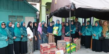 Ketua TP PKK Tanah Bumbu Kunjungi Korban Kebakaran Gang Andalas, Serahkan Bantuan untuk 16 Rumah Terdampak