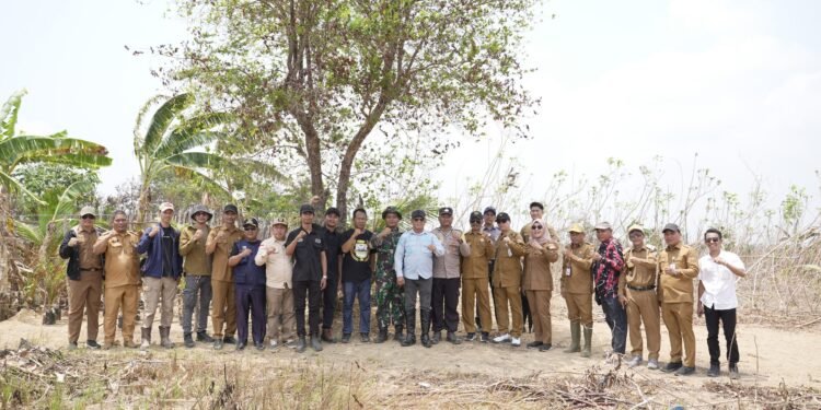 Bupati Kotabaru Tinjau Lokasi Sekolah Rakyat dan Rumah Sakit di Tanjung Lalak