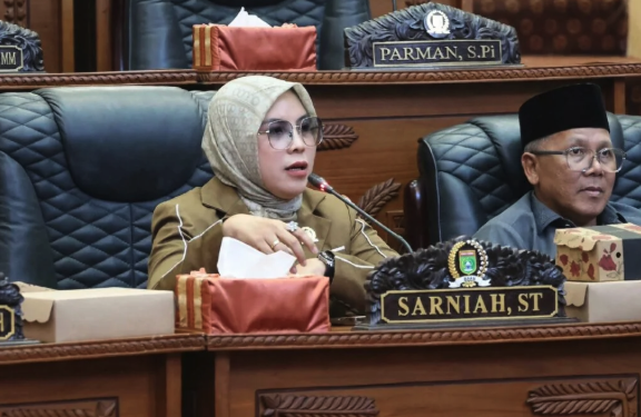 RDP Memanas, Hj Sarniah Minta Warga dan Pemerintah Desa Dadap Kusan Raya Tidak Terbawa Emosi
